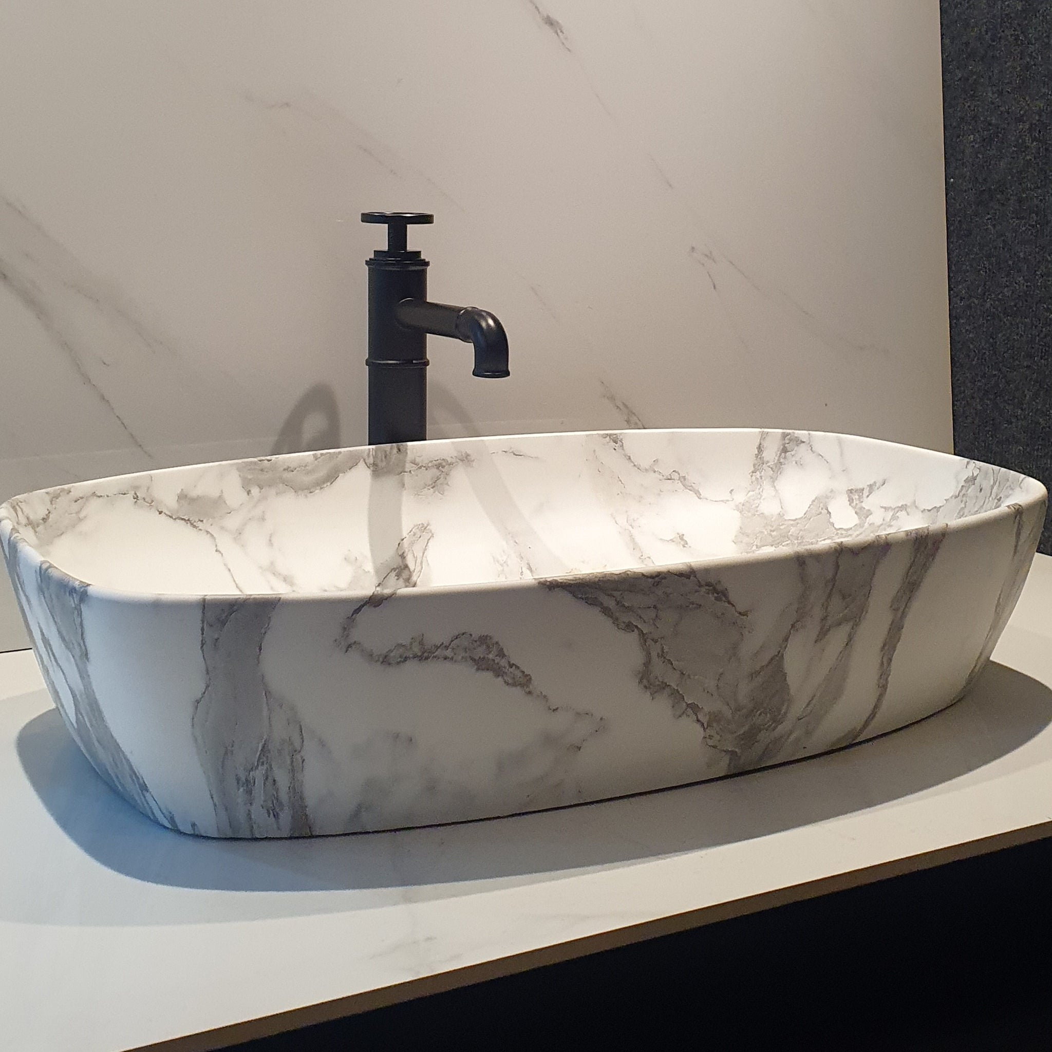 B Backline Ceramic Table Top Wash Basin 60 x 38 cm