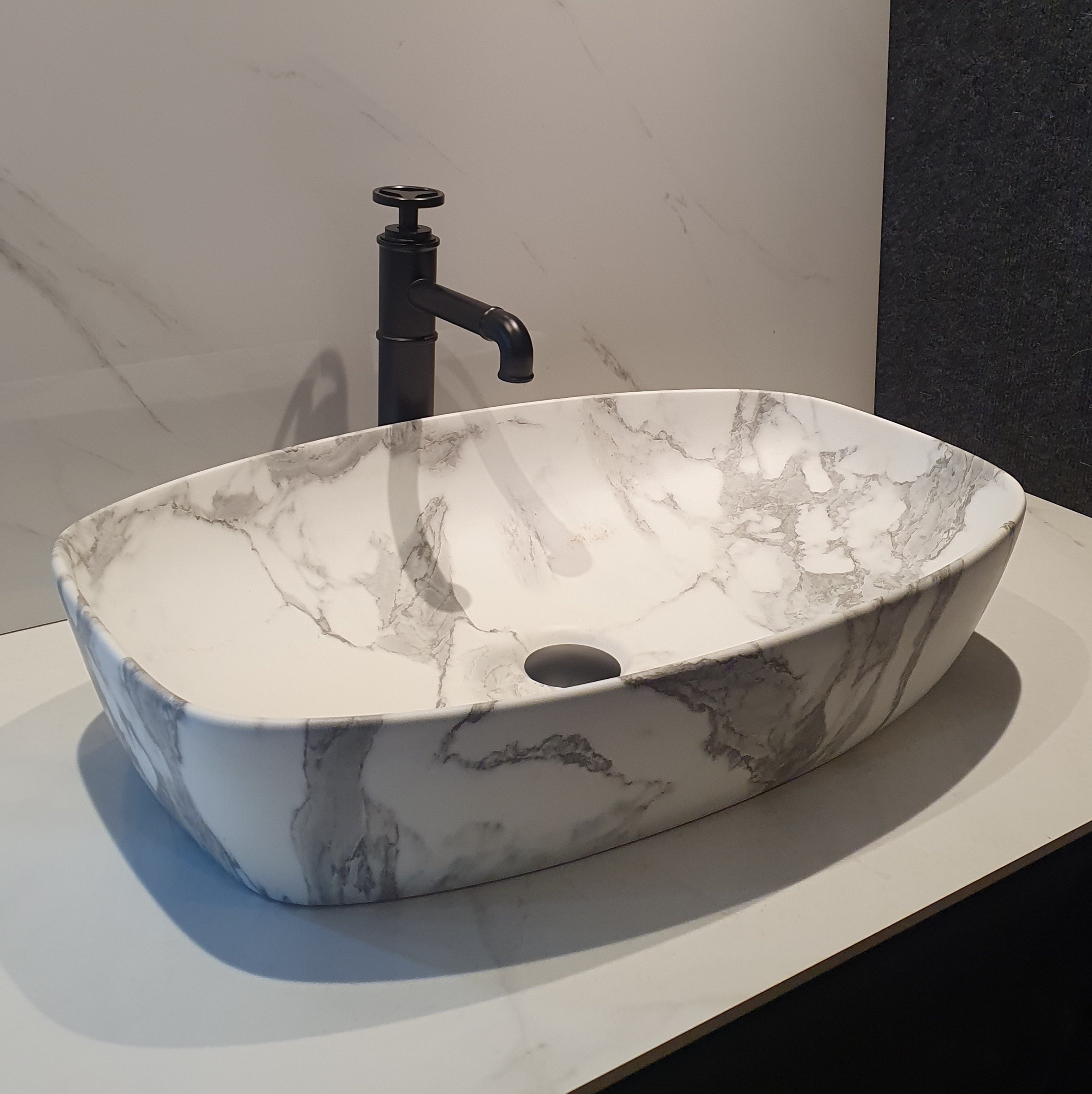 B Backline Ceramic Table Top Wash Basin 60 x 38 cm